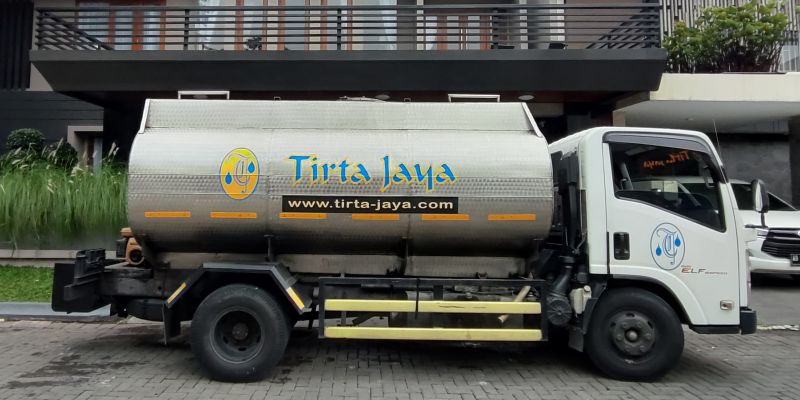 Mengapa Pengiriman Air Harus Cepat dan Tepat Waktu? Tantangan dalam Logistik Air Bersih